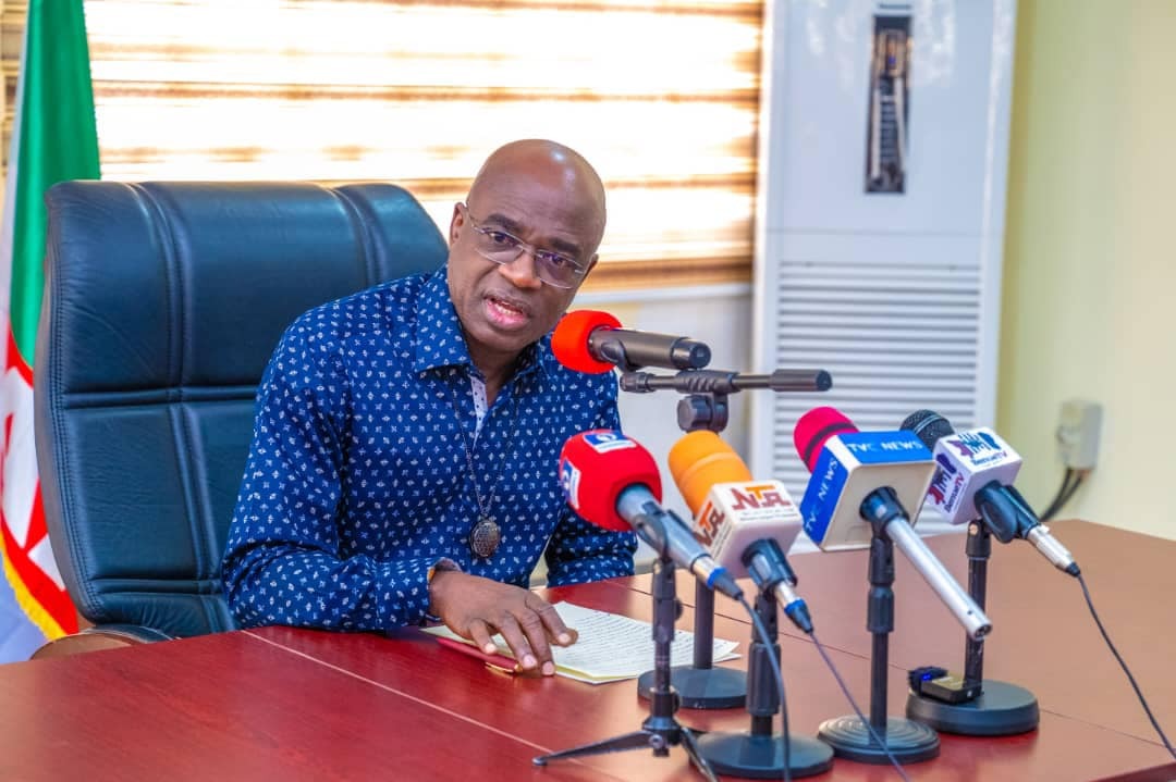 1776188111 Hyacinth Alia