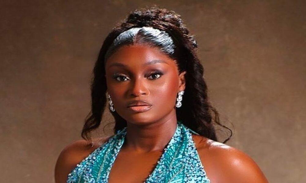 1776498014 Scarlet Gomez