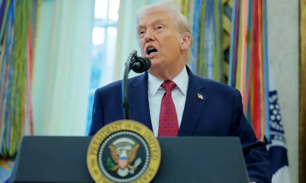 1777369217 AFP 20251215 2252097192 v2 MidRes PresidentTrumpPresentsTheMexicanBorderDefense 1000