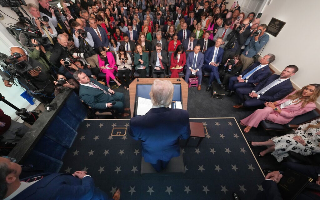 AP26096622901615 1024x640 1