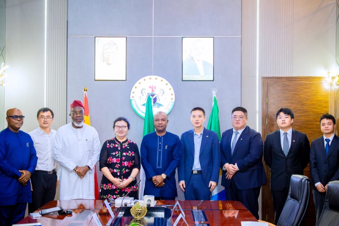 Gov Mbah of Enugu State with the visiting Chinese delegation