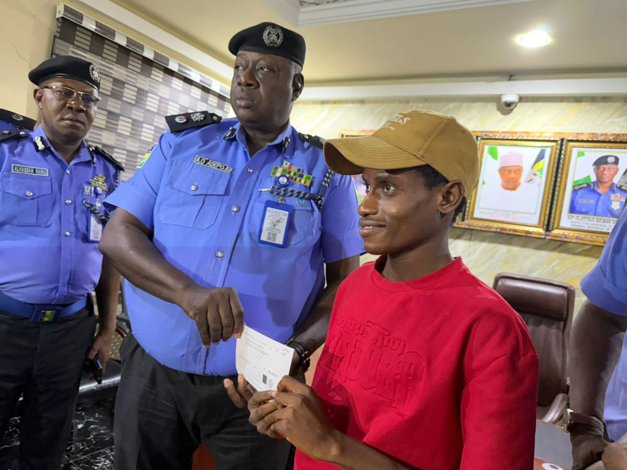 motion photo 3950007433325920693