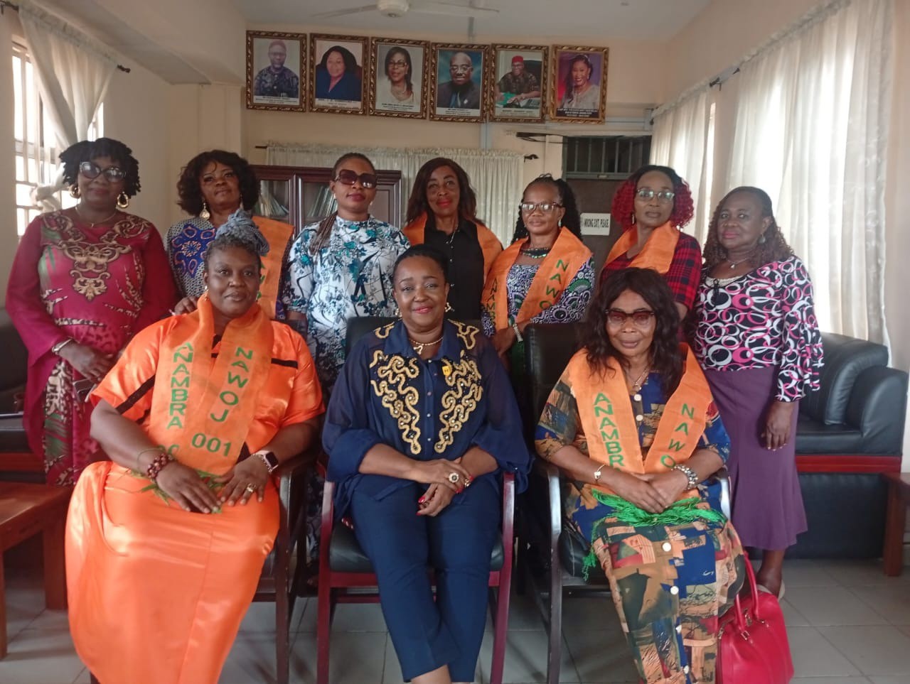 Anambra Head of Service Ngozi Iwouno in a group photo with visiting NAWOJ delegation
