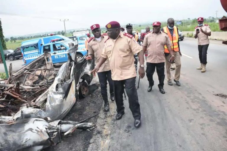 FRSC at accident scene 768x511 1