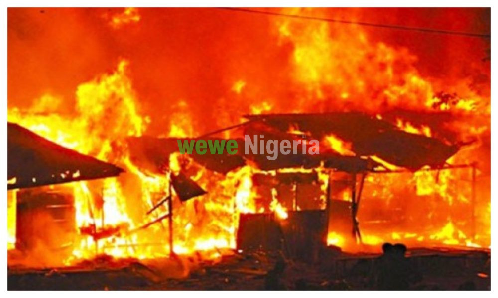 “Chaos in Ilorin Market! Traders Cry as Mysterious Inferno Swallows Shops, Millions Lost Overnight”