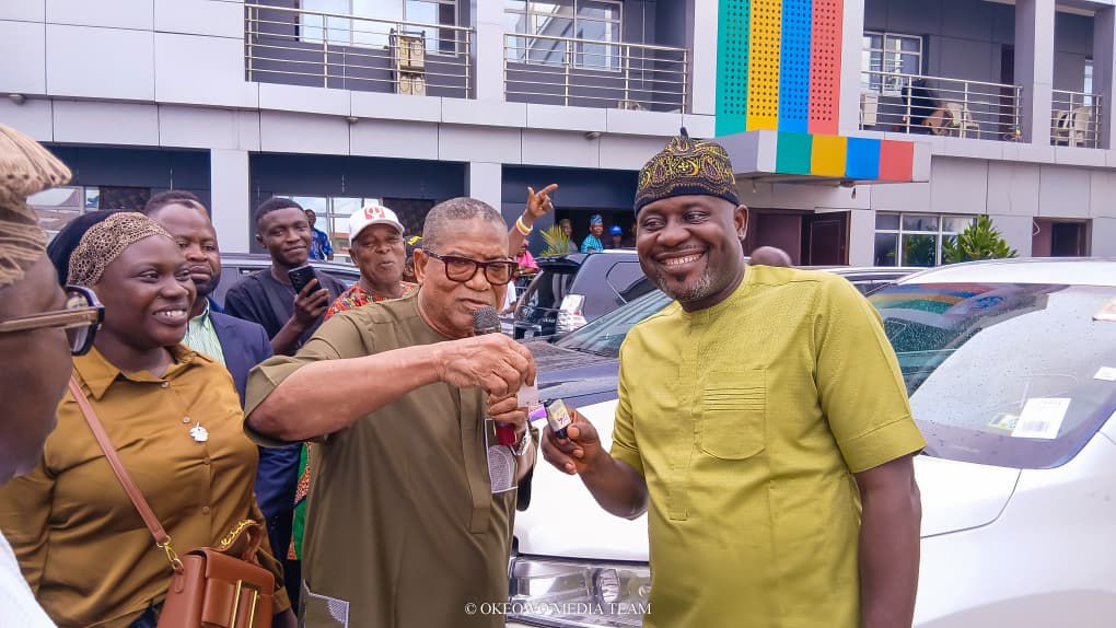 Mayor Okeowo Presents SUVs To Councillors