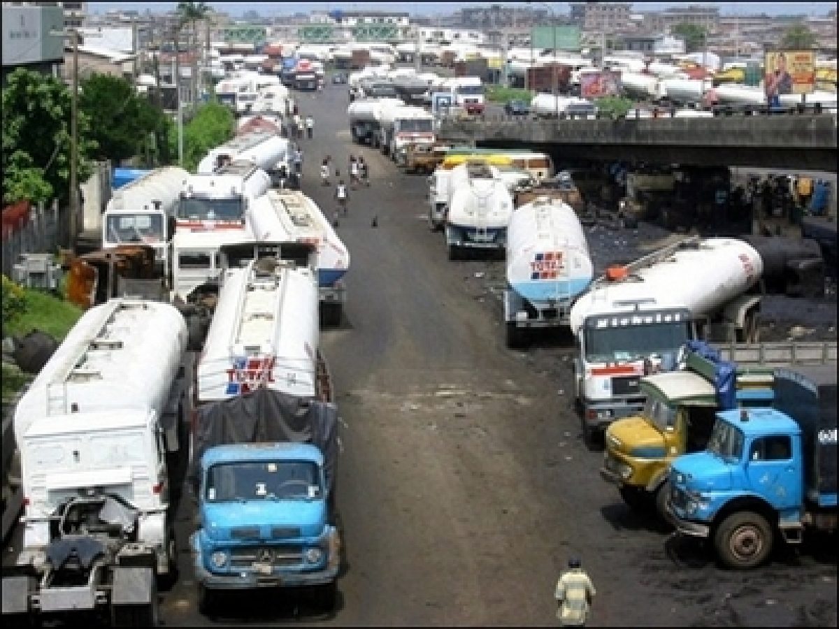 Lagos bans petroleum tankers from transporting edible oil