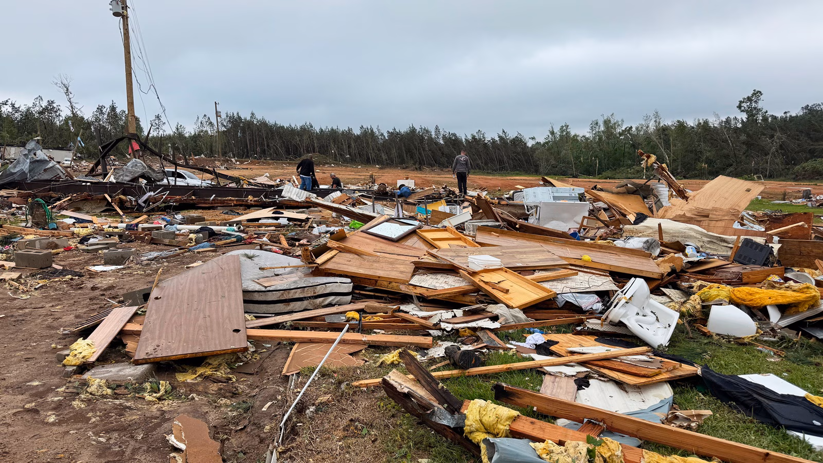 Mississippi communities reeling after tornadoes