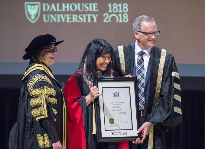 Oscar winning singer Buffy Sainte Marie stripped of honorary degree over Indigenous