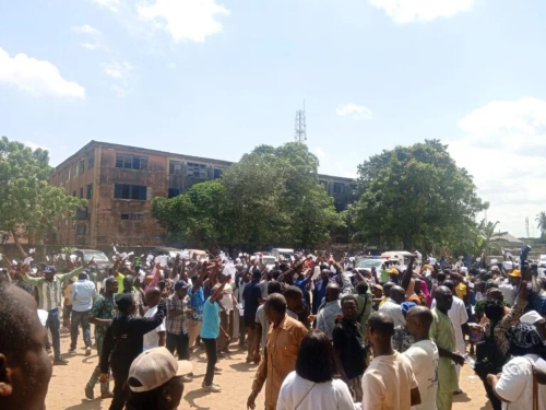 Violence erupts as APC Primaries begin in Mushin, voters flee venue